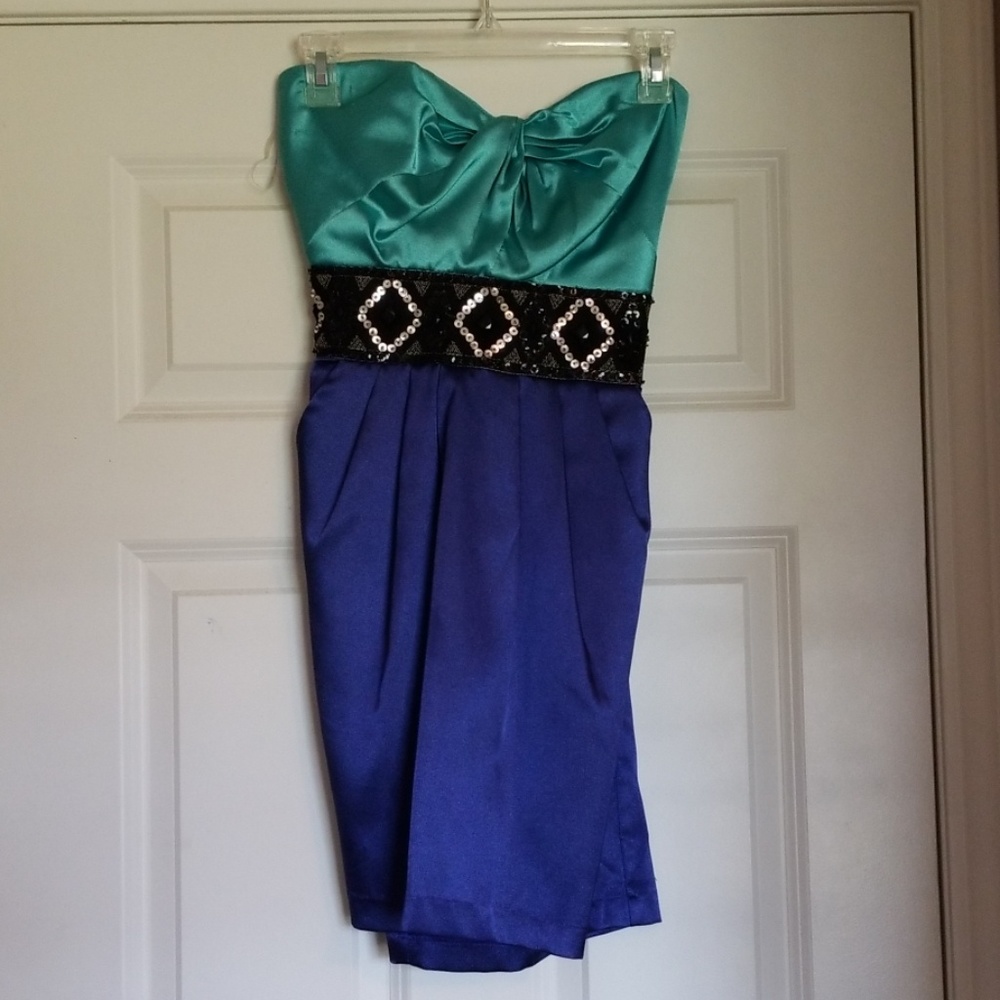Special Occasion Short strapless dress size 7